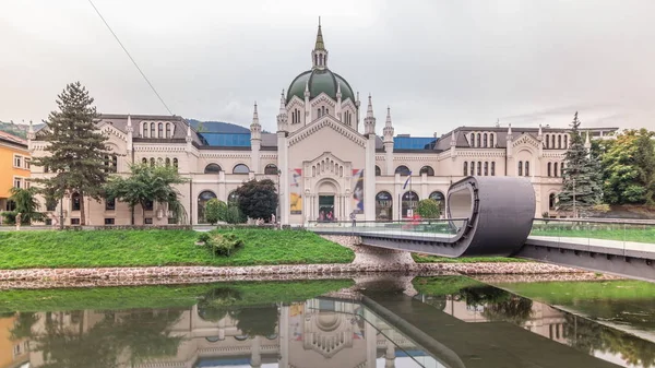 Academia de Bellas Artes y puente Festina Lente en Sarajevo timelapse hyperlapse, Bosnia y Herzegovina —  Fotos de Stock