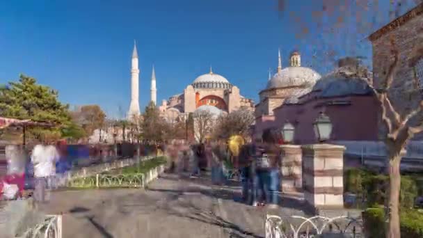 Santa Sofía hiperlapso timelapse con árboles en el parque, Estambul, Turquía — Vídeo de stock