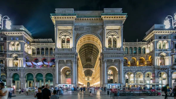 Gece Görüş Işıklı Vittorio Emanuele Galerisi Timelapse Milan Talya Nsanlar — Stok fotoğraf