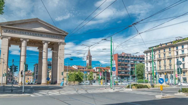 Gatuvy Ticinese City Gate Och Spårvagn Timelapse Med Trafik Milano — Stockfoto