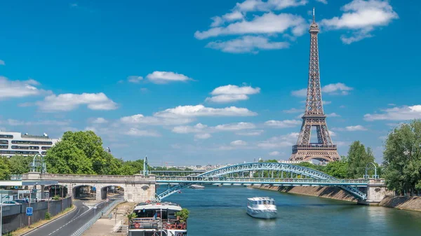 Beautiful View Eiffel Tower River Seine Timelapse Grenelle Bridge Paris — Stock Photo, Image