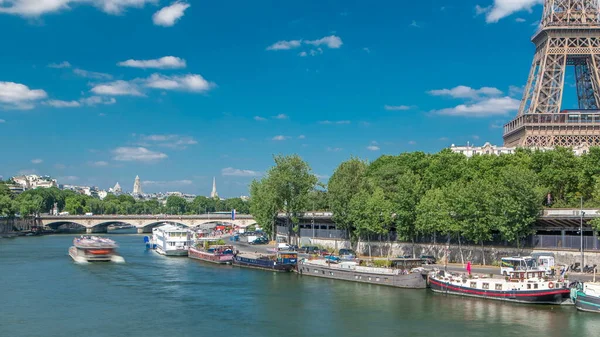 Wieża Eiffla Timelapse Mostu Bir Hakeim Nad Sekwaną Paryżu Statek — Zdjęcie stockowe