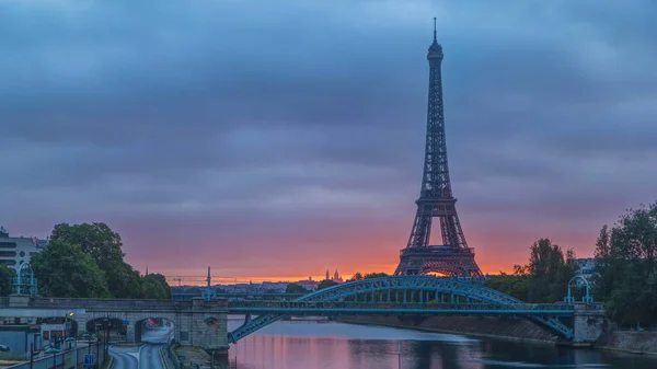 Eiffelova Věž Úsvit Timelapse Loděmi Řece Seine Paříži Francie Pohled — Stock fotografie