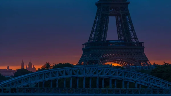 Eiffeltoren Zonsopgang Timelapse Met Boten Seine Rivier Parijs Frankrijk Uitzicht — Stockfoto