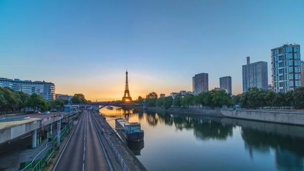 Eiffel Tower Sunrise Timelapse Boats Seine River Paris France View — Stock Photo, Image