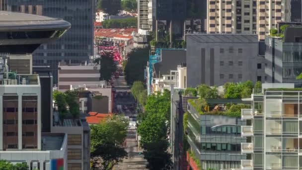 Tráfico con coches en una calle y la escena urbana en el distrito central de Singapur timelapse — Vídeo de stock