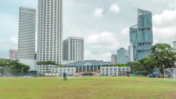 Skyline med Singapore fritidsklubb och skyskrapor på bakgrund timelapse hyperlapse — Stockvideo