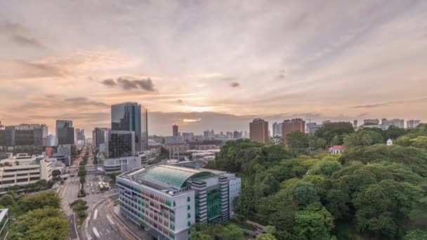 Singapur 'daki tarihi bina üzerinde gün batımı. — Stok video