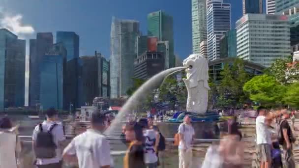 De Merlion fontein en Singapore skyline timelapse hyperlapse. — Stockvideo