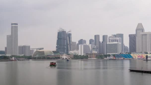 Skyline met wolkenkrabbers van Marina Bay timelapse hyperlapse. — Stockvideo