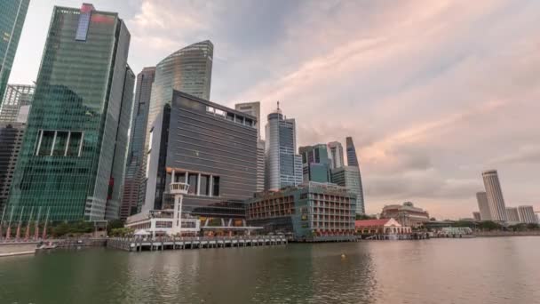 Business Financial Downtown City και Skyscrapers Tower Building στο Marina Bay μέρα με τη νύχτα timelapse, Σιγκαπούρη — Αρχείο Βίντεο