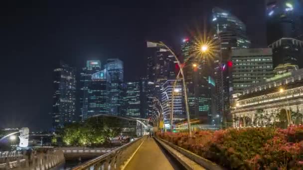 Üzleti Financial Downtown City és felhőkarcolók Tower Building at Marina Bay night timelapse hyperlapse, Szingapúr — Stock videók