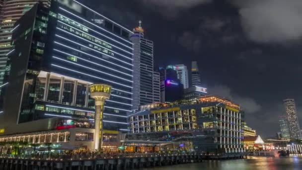 Business Financial Downtown City ve Skyscrapers Tower Building Marina Körfezi 'nde gece vakti yüksek hız, Singapur — Stok video