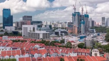 Çin Mahallesi 'nin kırmızı çatıları ve Central Business District gökdelenleri zaman ayarlı, Singapur