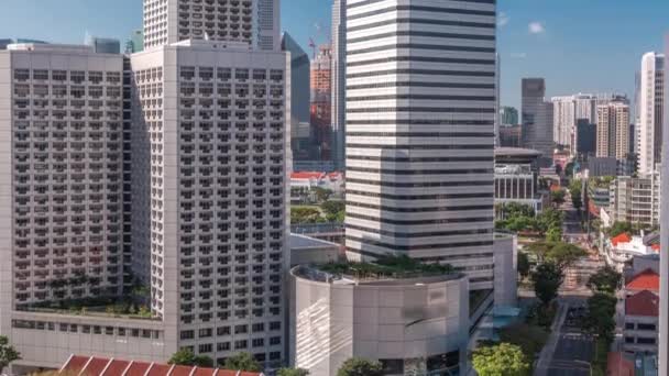 Een prachtige ochtend panorama met Marina Bay gebied en wolkenkrabbers stad skyline luchtfoto timelapse. — Stockvideo
