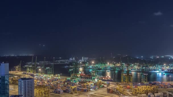 Puerto comercial de Singapur timelapse noche aérea . — Vídeos de Stock