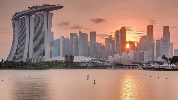 Solnedgång Över Centrala Singapore Sett Från Andra Sidan Vattnet Från — Stockfoto