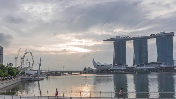 Skyline Marina Bay Esplanade Theaters Nad Zatoką Kładką Esplanade Noc — Zdjęcie stockowe