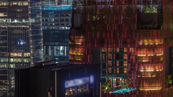 Singapur Şehir Merkezi Modern Mimarinin Gökdelenleri Aydınlatılmış Gece Zaman Çizelgesiyle — Stok fotoğraf