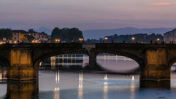 Ponte Santa Trinita Nın Kutsal Üçlü Köprü Alacakaranlık Gökyüzü Sahnesi — Stok fotoğraf