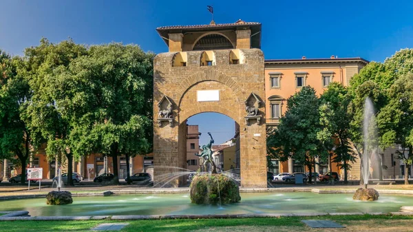 Porta San Gallo Med Fontän Timelapse Piazza Della Liberta Populär — Stockfoto