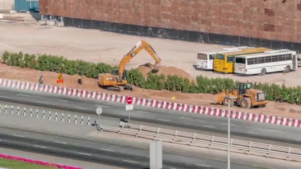 Constucting en Dubai con máquinas especiales timelapse aéreo — Vídeo de stock