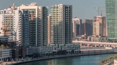 Dubai şehrinin ritmi havadan zaman ayarlı.