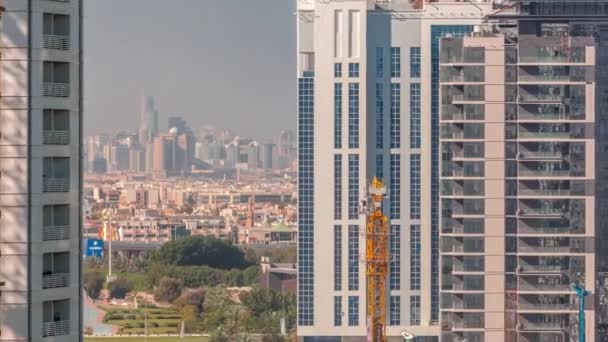 Kilátás az új luxus felhőkarcolók Dubai város Timelapse Aerial — Stock videók