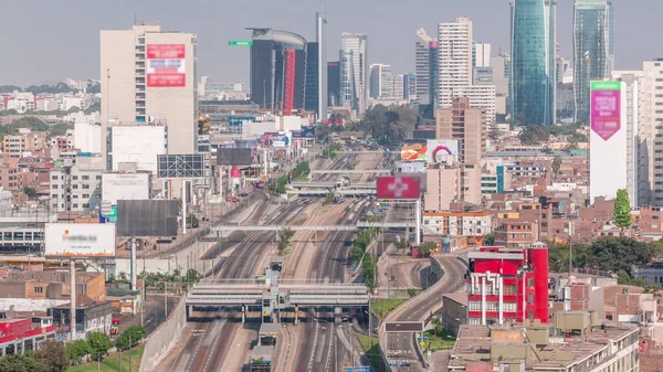 Vista Aérea Autopista Expresa Autobús Metropolitano Con Timelapse Tráfico Rascacielos —  Fotos de Stock