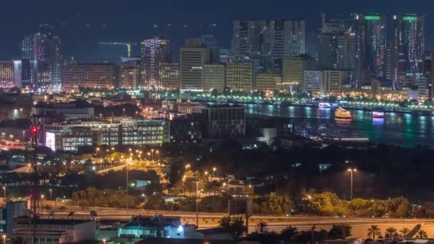 아름다운 두 바이의 경관 과 매력적 인 운하 공중 곡예비행 시간 — 비디오