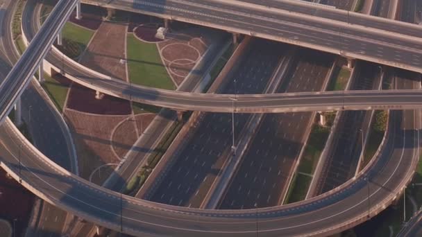 Aerial view of empty highway interchange in Dubai downtown. — Stock Video