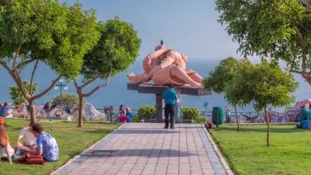 El Parque del Amor or Love park time passed in Miraflores, Lima, Peru. — 图库视频影像