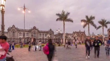 Palacio de Gobierno ya da Pizarro Sarayı olarak da bilinir..