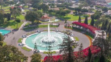 Havadan Park of the Reserve 'e. Sihirli su devresi ile. En büyük çeşme kompleks zaman dilimi.