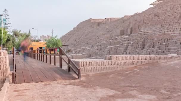 Piramida Huaca Pucllana timelapse, ruiny budynku kultury przedinkaskiej w Limie, Peru — Wideo stockowe