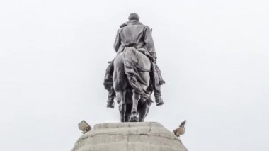 San Martin Meydanı 'ndaki Jose de San Martin anıtı. Lima, Peru' da zaman atlaması..