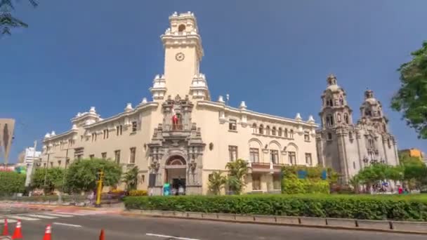 Lima City Hall timelapse hyperlapse, municipio de Miraflores cerca del parque Kennedy. Lima, Perú — Vídeo de stock