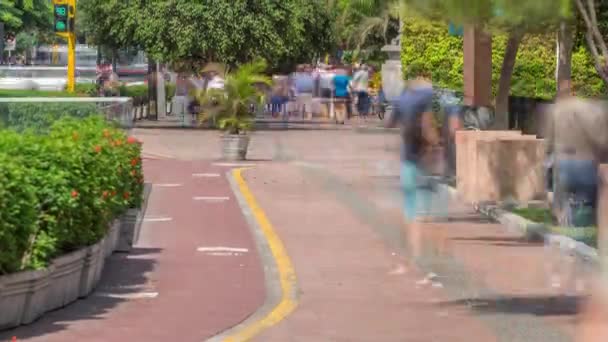 Центральный парк Мирафлорес с пешеходной дорожкой и велодорожкой. Лима, Перу — стоковое видео