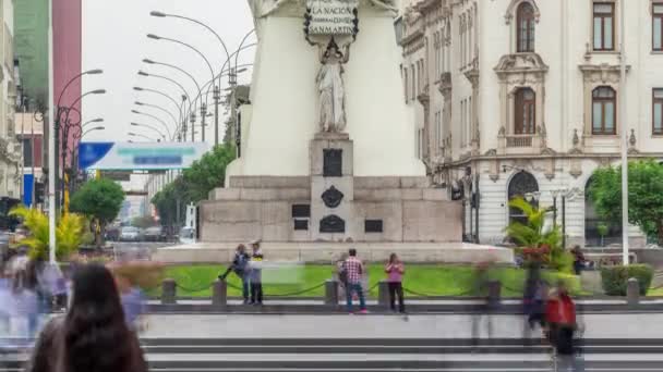 Monumento a José de San Martín en la Plaza San Martín hiperlapso timelapse en Lima, Perú. — Vídeos de Stock
