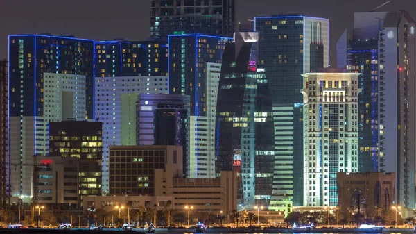 Ουρανοξύστες Της Ντόχα Στο Κέντρο Του Ορίζοντα Νύχτα Timelapse Κατάρ — Φωτογραφία Αρχείου
