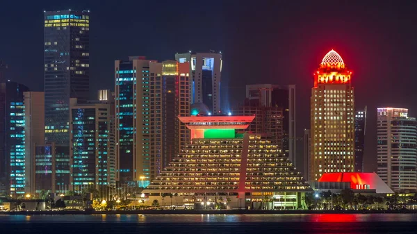 Doha Skyskrapor Centrum Skyline Night Timelapse Qatar Mellanöstern Belysta Torn — Stockfoto