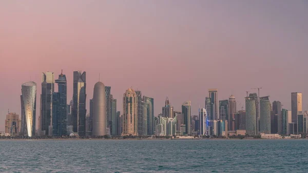Skyline Cidade Árabe Doha Noite Dia Transição Timelapse Qatar Capturado — Fotografia de Stock