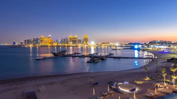 Вид Пляжа Катара Днем Ночь После Захода Солнца Катарском Городе — стоковое фото
