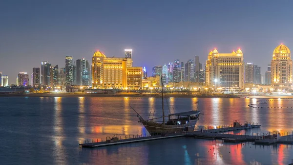 Вид Пляжа Катара Днем Ночь После Захода Солнца Катарском Городе — стоковое фото
