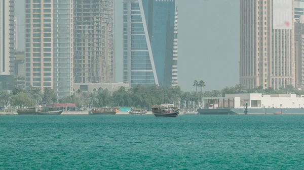 Dhow Que Albergar Doha Timelapse Qatar Con Horizonte Moderno Ciudad — Foto de Stock