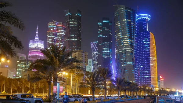 Horizonte Doha Por Noche Con Pasarela Vista Desde Corniche Timelapse —  Fotos de Stock