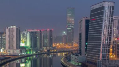 Dubai şehrinin ritmi gece gündüz havadan zamana