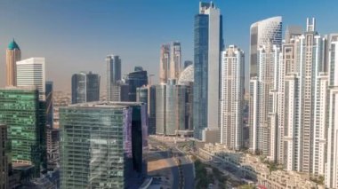 Business Bay, Dubai, Uae 'de birçok gökdelenli modern konut ve ofis kompleksi.