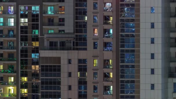 Licht uit ramen van kantoren in Dubai Aerial Timelapse — Stockvideo