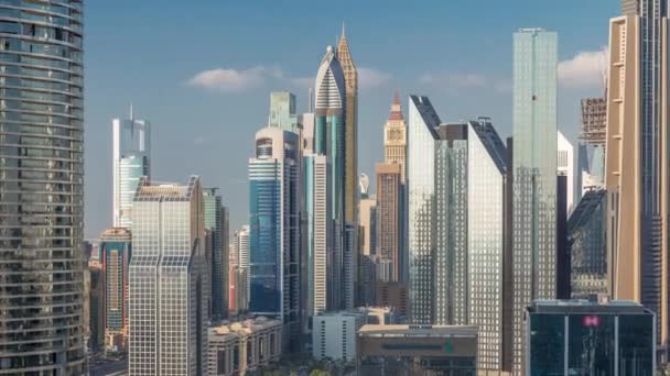 Dubai International Financial Centre distrito con rascacielos modernos timelapse — Vídeos de Stock